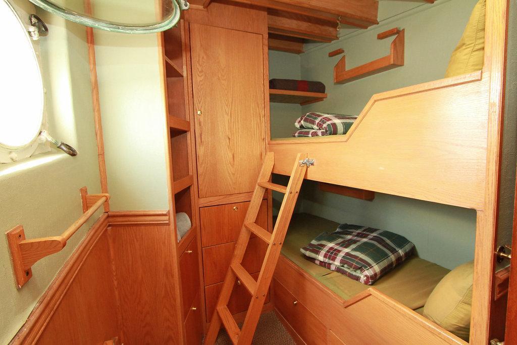 Swept Away Inn Порт Алберни Екстериор снимка